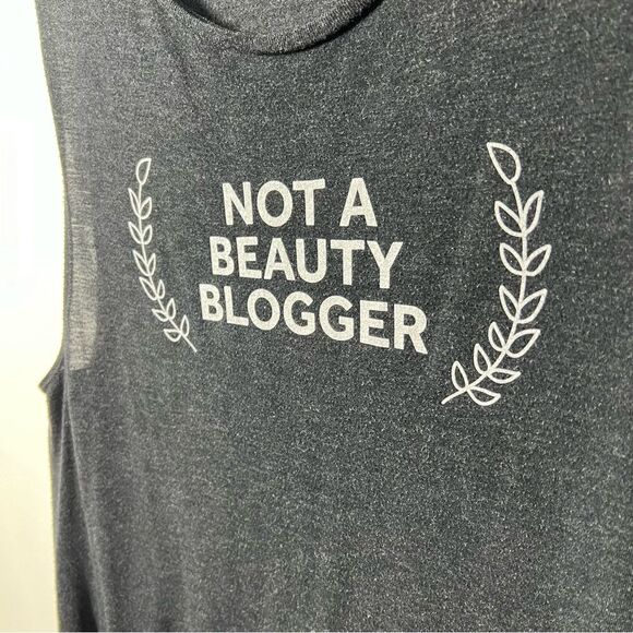 The Home Edit Women's Size XXL Not A Beauty Blogger Dark Grey Tank Top - Picture 4 of 10